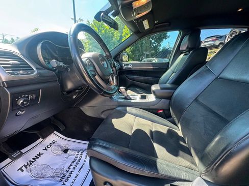 Used 2021 Jeep Grand Cherokee Laredo X AWD/4WD image 15
