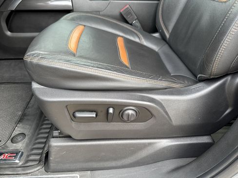 Used 2021 GMC Sierra 1500 AT4 w/ AT4 Premium Package image 17