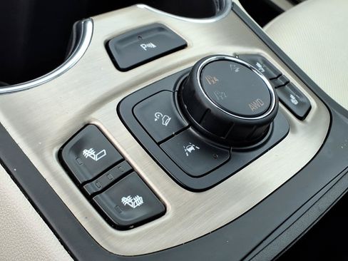 Used 2023 GMC Terrain Denali AWD/4WD image 14