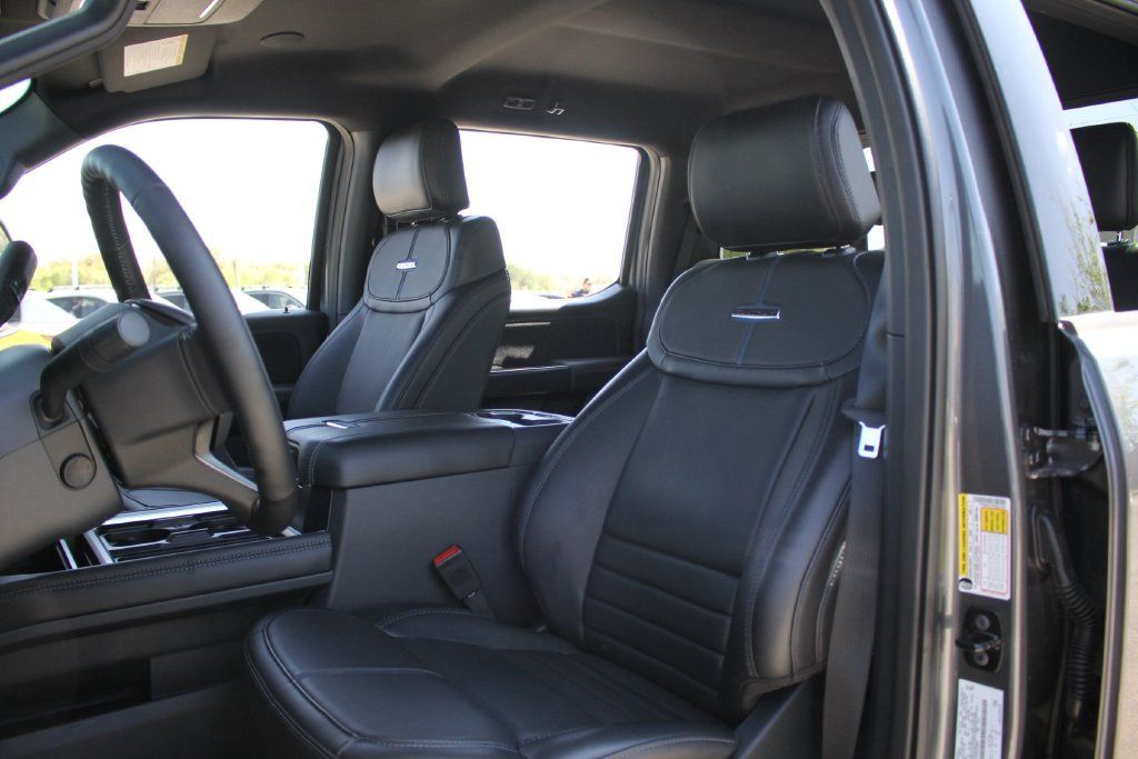 Used 2026 Ford F450 Platinum w/ FX4 Off-Road Package AWD/4WD image 10