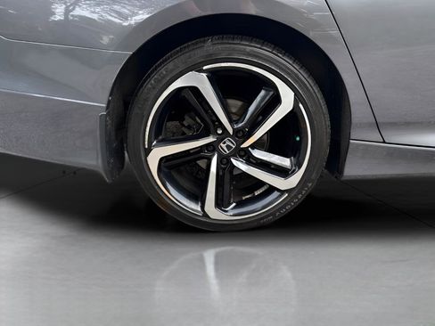 Used 2018 Honda Accord Sport image 15