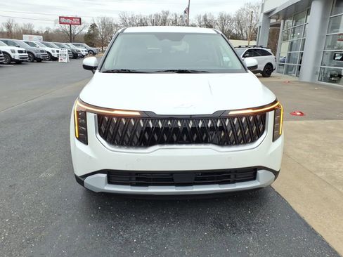 New 2026 Kia Carnival LXS FWD image 3