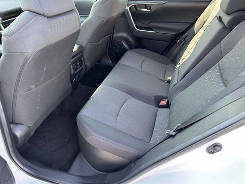 Used 2021 Toyota RAV4 XLE AWD/4WD image 14