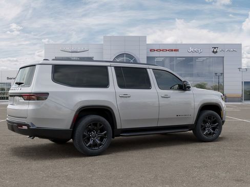 New 2025 Jeep Wagoneer L Series II AWD/4WD image 4