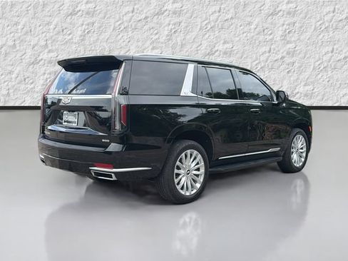 Used 2022 Cadillac Escalade Luxury RWD image 3