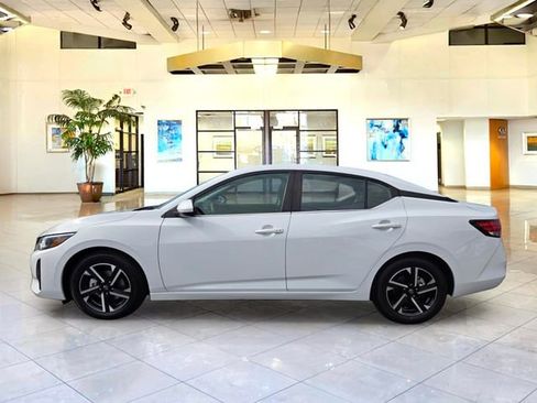 Used 2024 Nissan Sentra SV FWD image 8