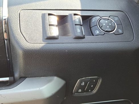 Used 2019 Ford F150 Lariat w/ Equipment Group 502A Luxury AWD/4WD image 28