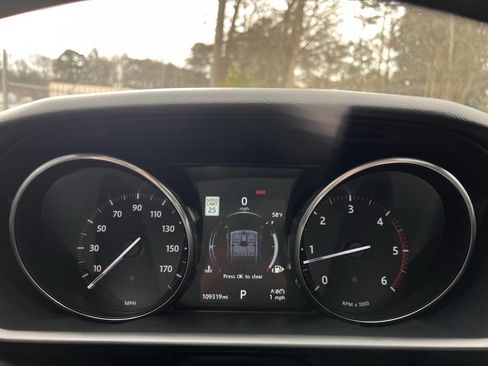 Used 2017 Land Rover Range Rover Sport HSE image 22