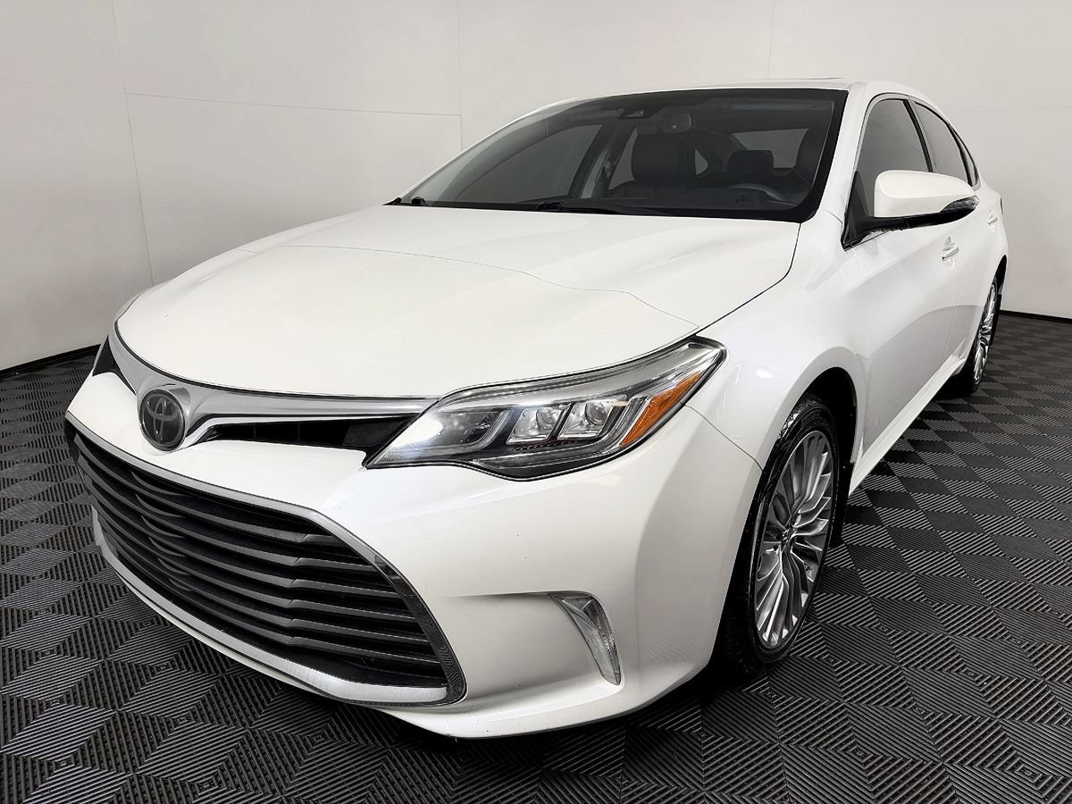 Used 2016 Toyota Avalon Limited FWD image 3