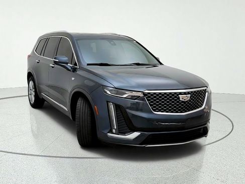Used 2020 Cadillac XT6 Premium Luxury w/ LPO, Floor Liner Package FWD image 4