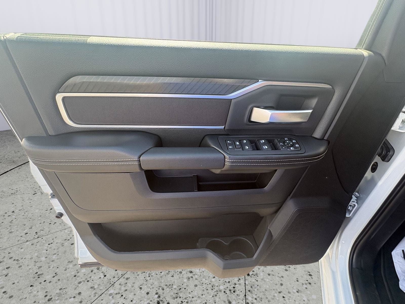 New 2026 RAM 3500 Big Horn AWD/4WD image 23