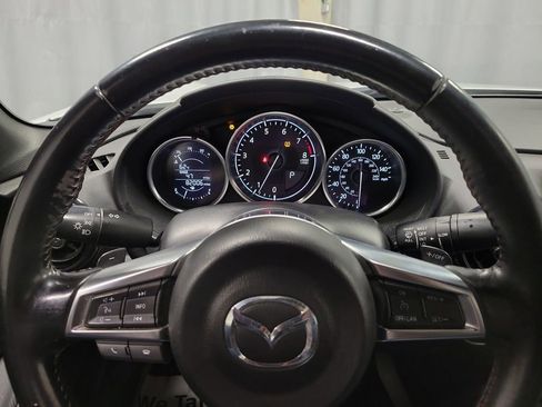 Used 2019 MAZDA MX-5 Miata Sport image 17