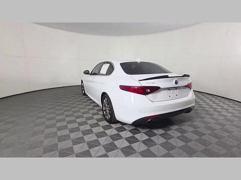 Used 2020 Alfa Romeo Giulia RWD image 43