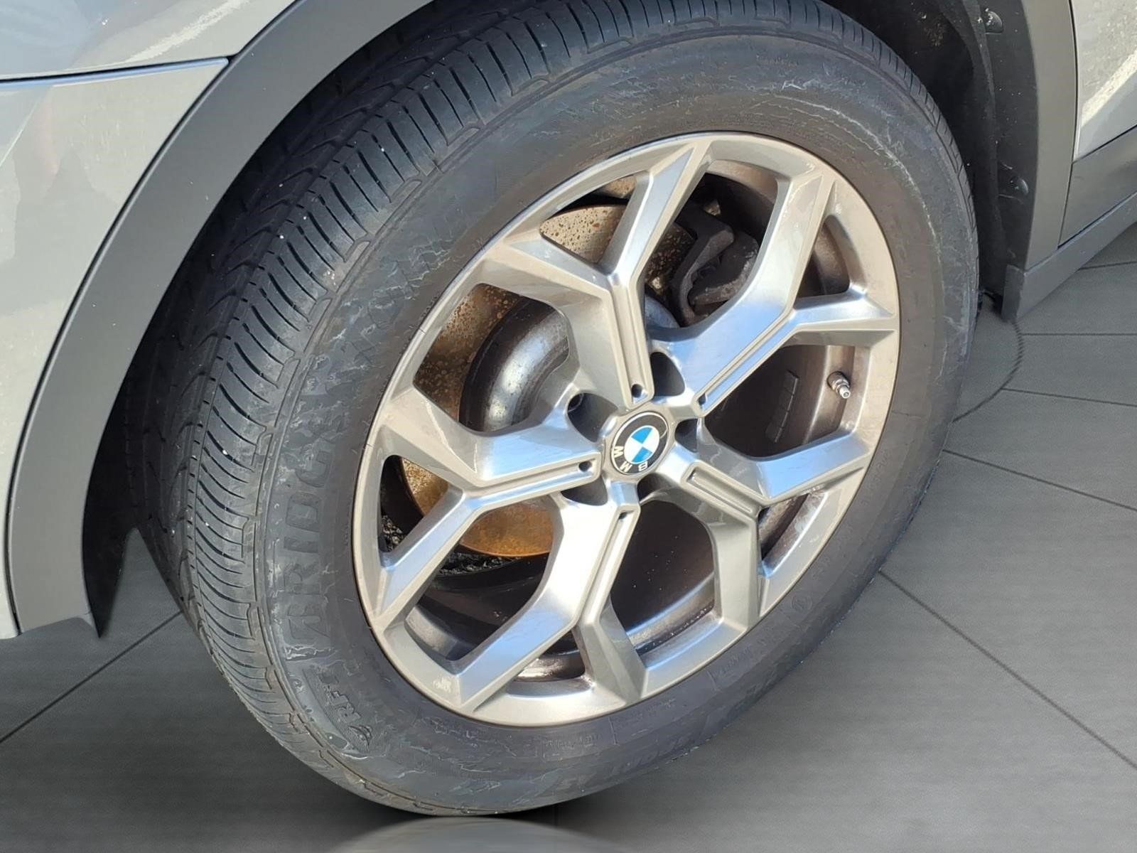 Used 2024 BMW X3 xDrive30i w/ Premium Package AWD/4WD image 5