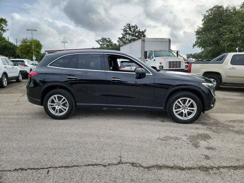 Used 2023 Mercedes-Benz GLC 300 4MATIC image 4