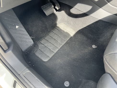 Certified 2025 Volkswagen Taos SE FWD image 15