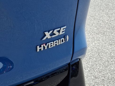 Used 2022 Toyota RAV4 XSE w/ XSE Grade Weather Package AWD/4WD image 34