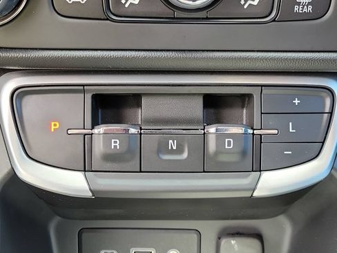 Used 2022 GMC Terrain SLE w/ Driver Convenience Package AWD/4WD image 31