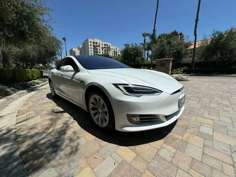 Used 2018 Tesla Model S 100D AWD/4WD image 3