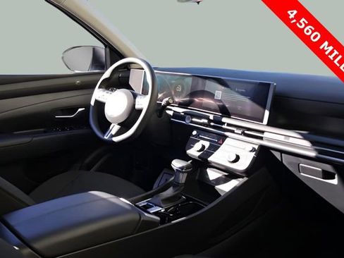 Used 2025 Hyundai Tucson SE image 17