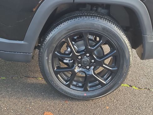 New 2026 Jeep Compass Latitude AWD/4WD image 16
