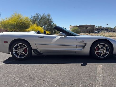 Used 2001 Chevrolet Corvette Convertible w/ Preferred Equipment Group2 RWD image 9