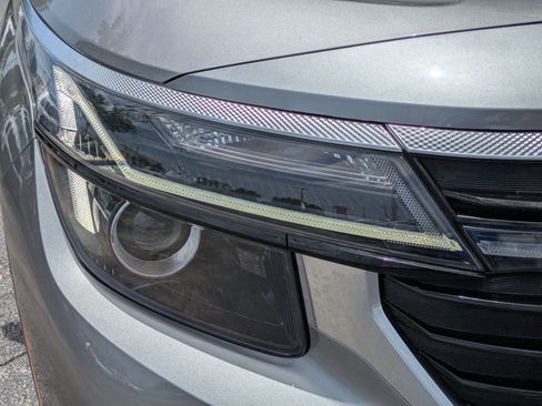 Certified 2024 Kia Seltos S FWD image 8