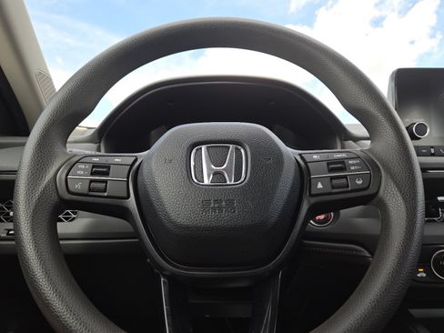 Used 2025 Honda Accord SE image 25