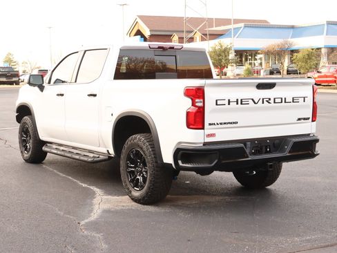 Used 2023 Chevrolet Silverado 1500 ZR2 w/ Technology Package image 7