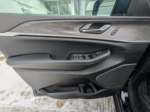 New 2026 Jeep Grand Cherokee Limited w/ Limited Altitude Package image 37