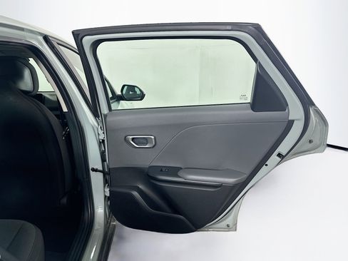 Used 2025 Kia K4 LXS image 28