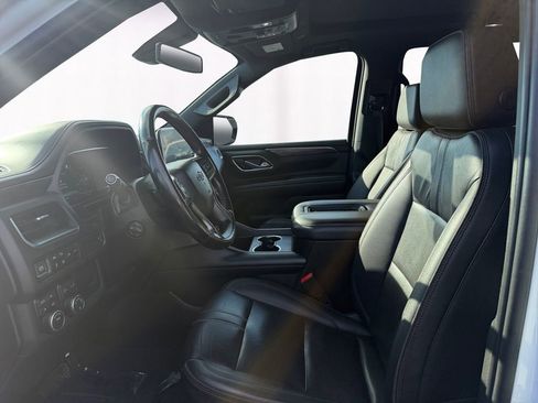 Used 2022 Chevrolet Suburban RST w/ Luxury Package image 9