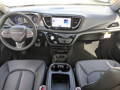 New 2026 Chrysler Voyager LX image 14