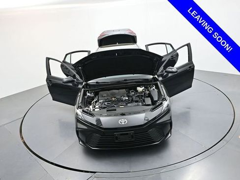 Used 2025 Toyota Camry LE FWD image 35