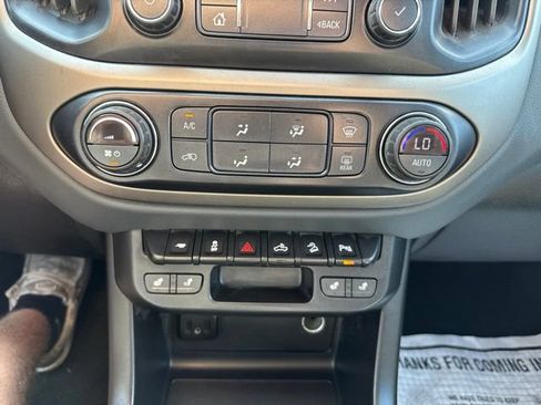Used 2019 Chevrolet Colorado Z71 AWD/4WD image 18