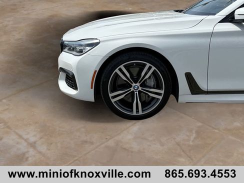 Used 2019 BMW 750i w/ Executive Package image 9