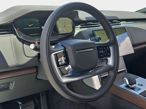 New 2026 Land Rover Range Rover Long Wheelbase SE AWD/4WD image 17
