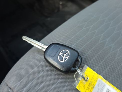 Used 2019 Toyota Tacoma SR w/ SR Convenience Package RWD image 23