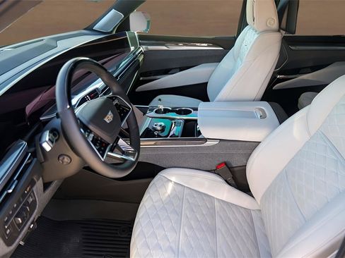 Certified 2025 Cadillac Escalade V w/ LPO, ONYX Package image 9