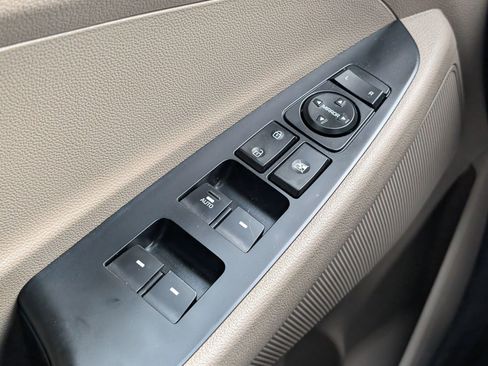 Used 2021 Hyundai Tucson Value w/ Cargo Package image 15