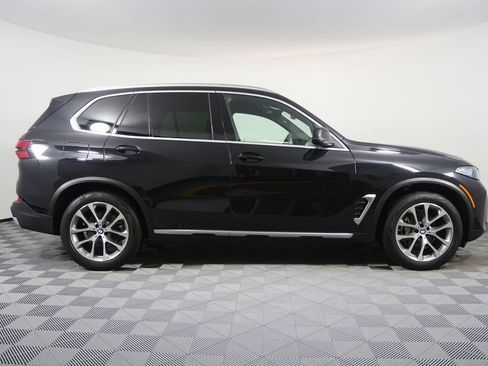 Certified 2025 BMW X5 xDrive40i w/ Premium Package image 2