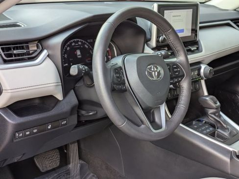 Used 2023 Toyota RAV4 XLE Premium image 9