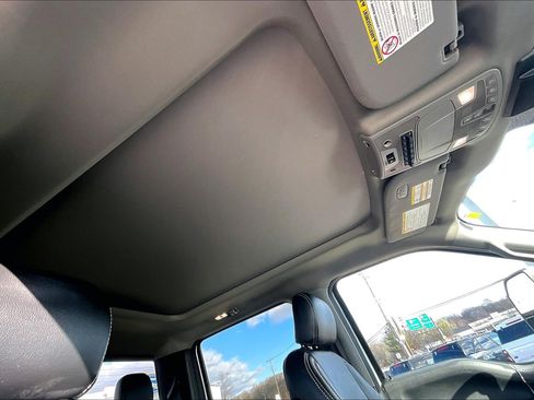 Used 2020 Ford F250 Lariat w/ Tremor Off-Road Package image 23