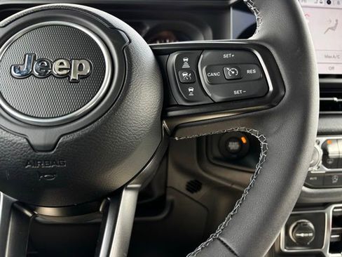 New 2026 Jeep Gladiator Willys AWD/4WD image 34