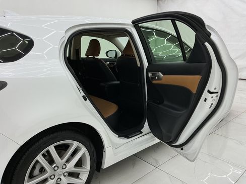 Used 2015 Lexus CT 200h FWD image 23