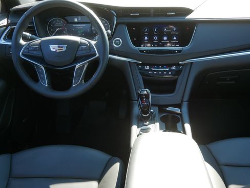 Used 2025 Cadillac XT5 Premium Luxury w/ LPO, Floor Liner Package AWD/4WD image 10