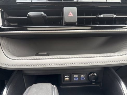 Used 2022 Toyota Highlander Platinum image 30