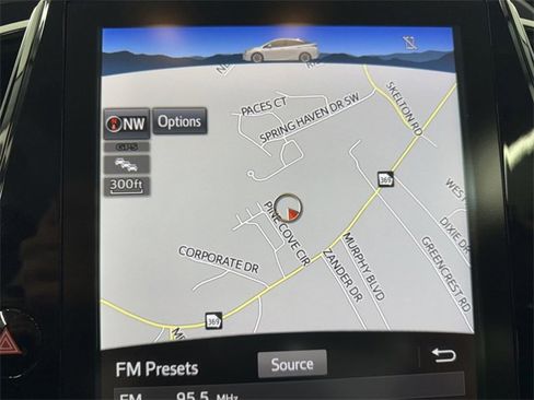 Used 2018 Toyota Prius Four image 18