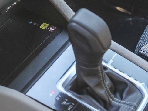 New 2025 Subaru Forester Premium image 19