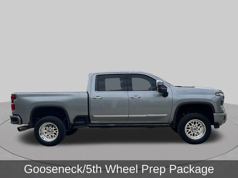 Used 2024 Chevrolet Silverado 2500 High Country w/ High Country Premium Package AWD/4WD image 6